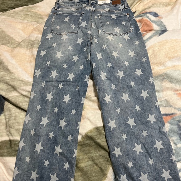 Judy Blue High Rise Cropped Straight Star Print - Picture 3 of 6
